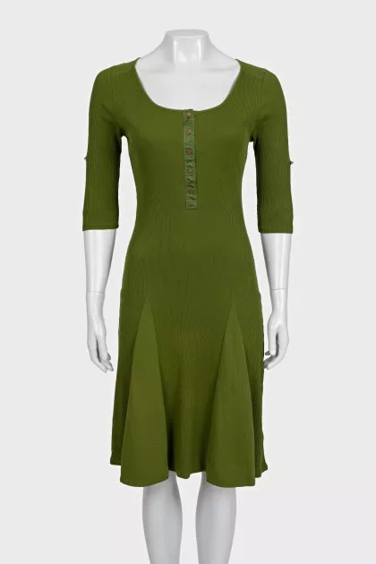 Green dress with 3/4 sleeves