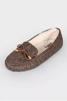 Утепленные коричневые мокасины
