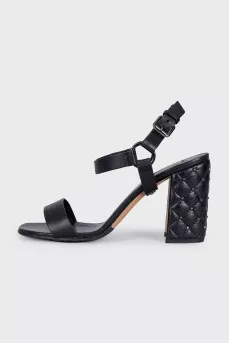 Черные кожаные босоножки Rockstud