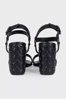 Черные кожаные босоножки Rockstud