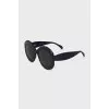 Grand sunglasses with a round frame