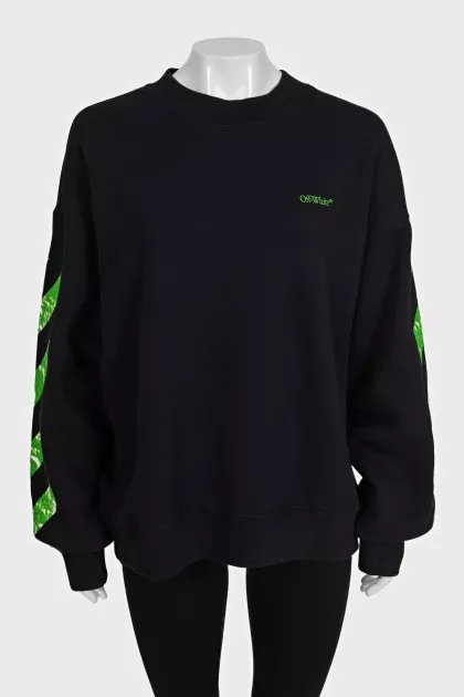 Черный oversize свитшот в принт