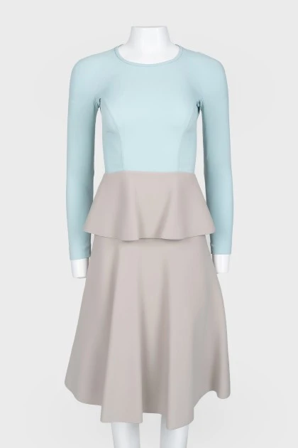 Blue dress with gray zipper bassline