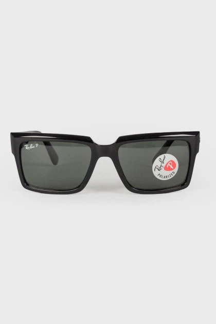 Rectangular shaped sunglasses