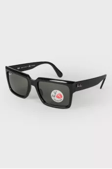 Rectangular shaped sunglasses