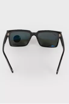 Rectangular shaped sunglasses