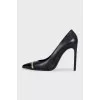 Туфлі-човники із золотистим декором