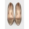 Metallic leather heels 