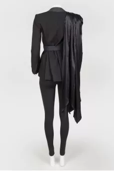 Woolen jacket with a sewing train