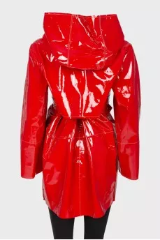 Red varnished cloak