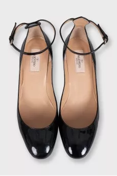 Tan-Go black leather shoes