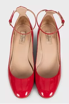 Tan-Go patent leather shoes