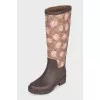 Brown rubber boots with print