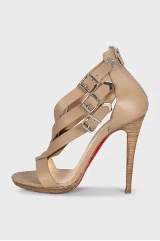 Leather sandals with a stacked heel