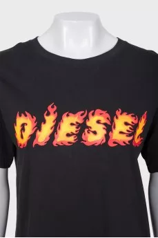 Straight T-shirt with a bright print