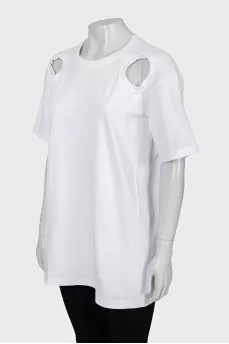 T-shirt with cutout shoulders and tag