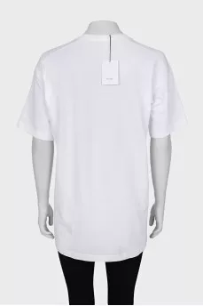 T-shirt with cutout shoulders and tag