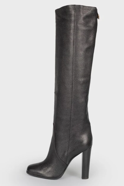 Black leather boots with a dumb sock