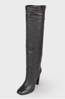 Black leather boots with a dumb sock