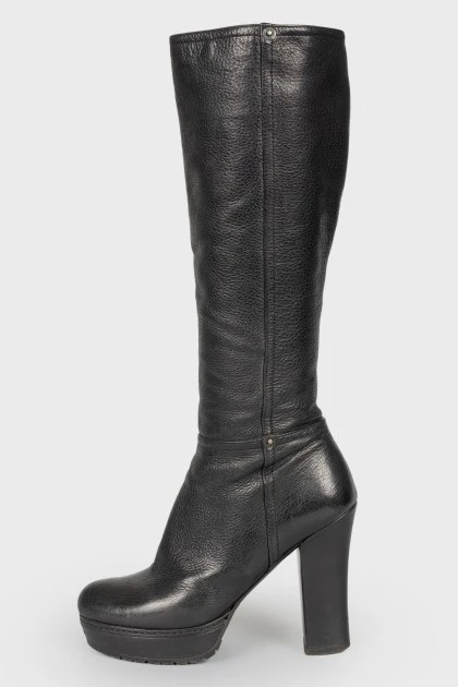 Black leather zipper heel boots