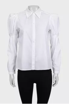 White shirt with puff sleeves