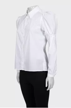 White shirt with puff sleeves