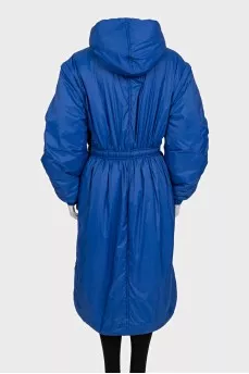 Insulated coat with detachable sleeves