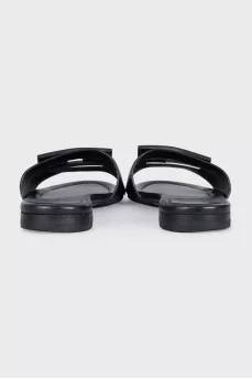 Leather flip flops with logo