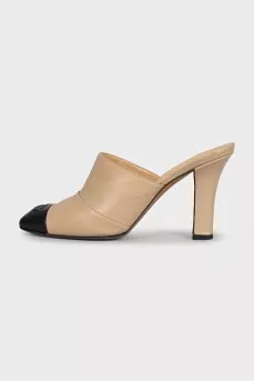 Beige mules with black toe