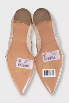 Leather lace-up shoes with tag