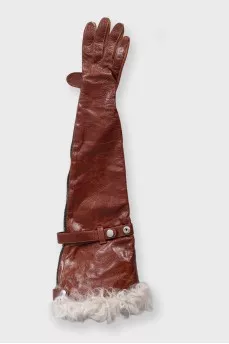 Leather gloves with fur trim