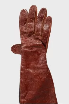 Leather gloves with fur trim