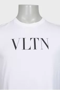Men's white T-shirt with brand logo