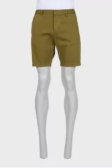 Men's green straight-leg denim shorts