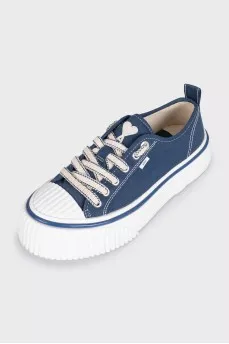 Blue sneakers with a ribbed toe