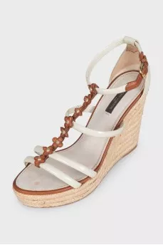 Leather sandals with signature decor