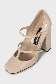 Beige patent leather heels