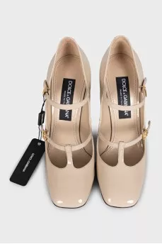 Beige patent leather heels