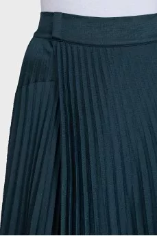 Green pleated skirt with tag