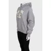 Сіре худі oversize у фірмовий принт