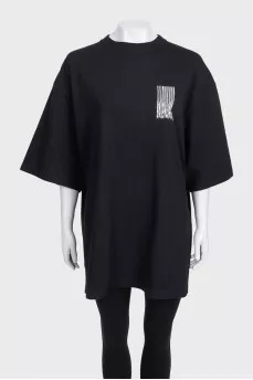 Чорна oversize футболка з білим принтом на спині