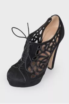 Черные замшевые ботильоны на высоком каблуке