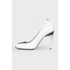 Leather white and black heeled shoes