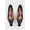 Leather white and black heeled shoes