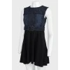 Sleeveless dress with a belt