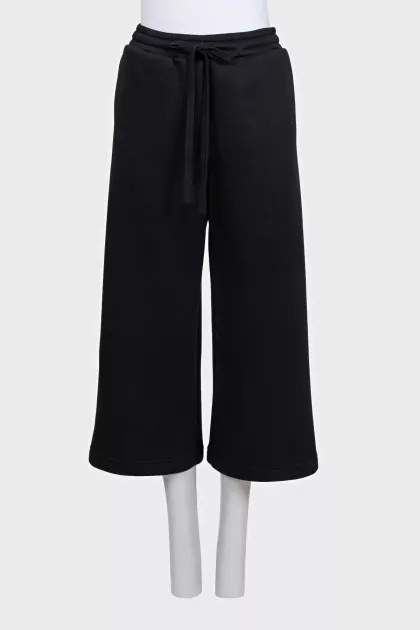 Black cropped sports trousers