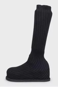Black ribbed canvas boots