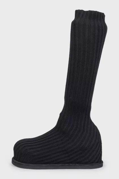 Black ribbed canvas boots