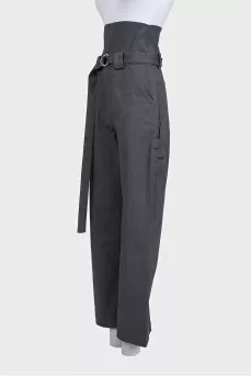 Wide-leg trousers with a high waist