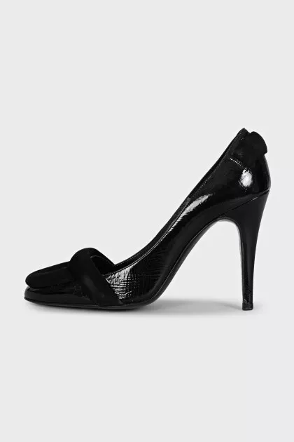 Black patent leather heeled shoes with suede trim
